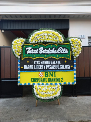 Papan Bunga Duka di Pontodon Timur