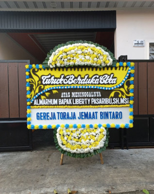 Papan Bunga Duka di Pontodon Timur