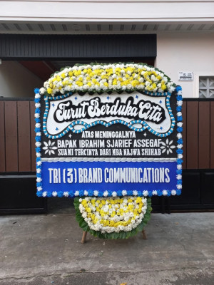 Papan Bunga Duka di Pontodon Timur